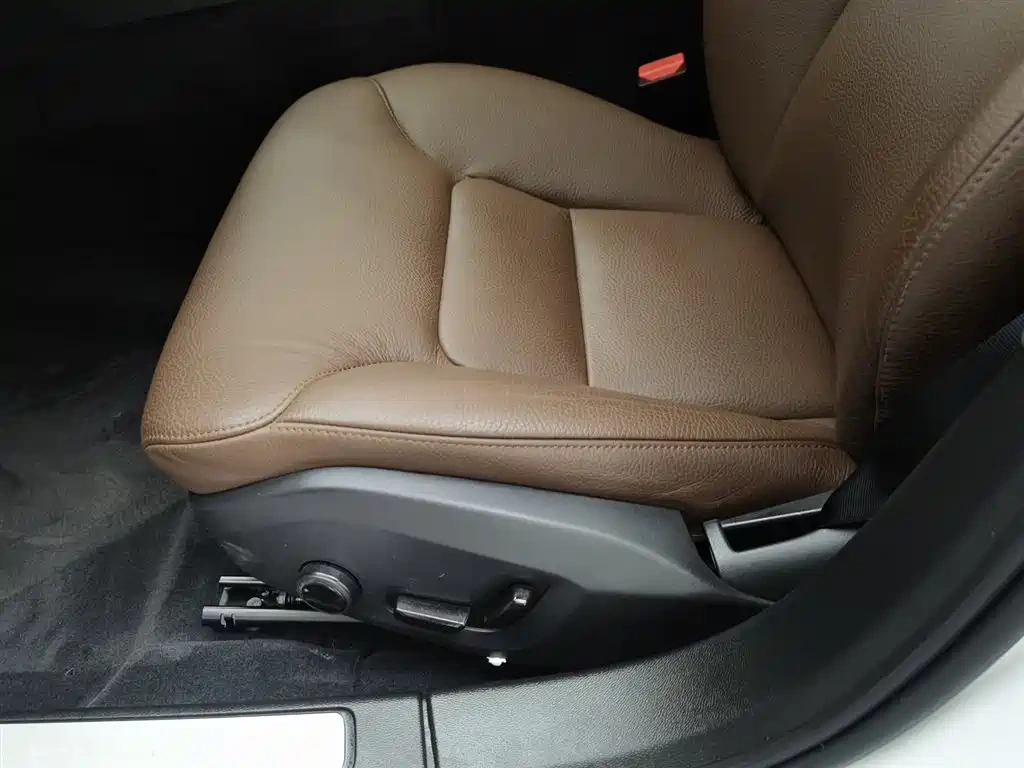Volvo Volvo S60 2024 B4 Elegance Luxury Edition