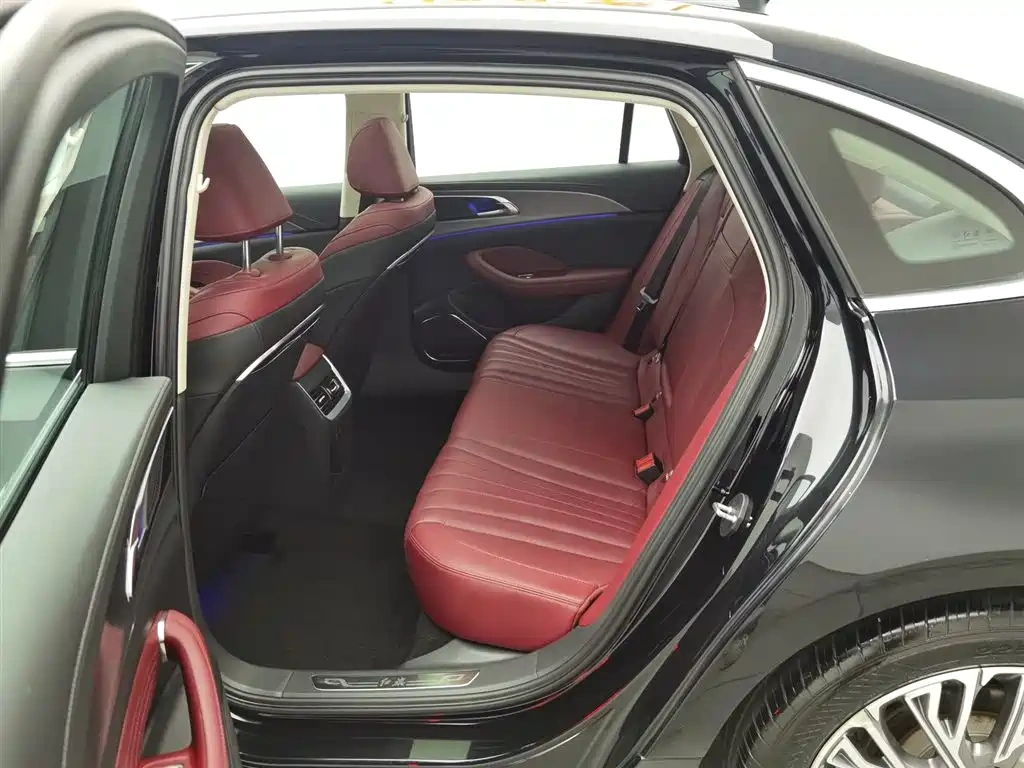 Hongqi Hongqi H5 2023 2.0T Auto Smart Connect Flag Comfort