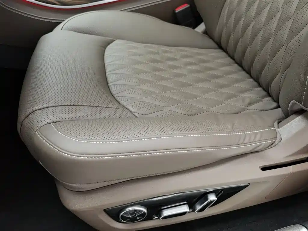 BYD Han 2024 DM-i Glory Edition 121KM Honor