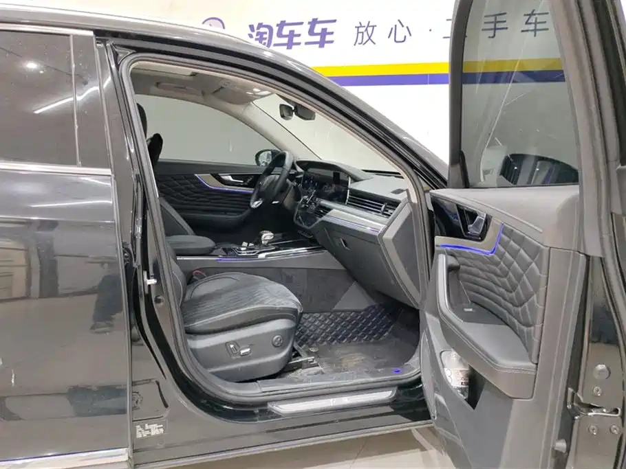 Hongqi Hongqi HS5 2022 Facelift 2.0T Smart Flag Enjoyment AWD Edition