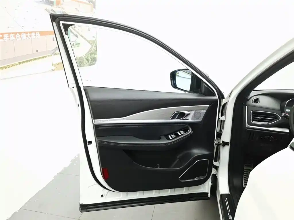 Jetour Jetour X70 Coupe 2020 Model 1.6T DCT Jin Cool 5-Seater