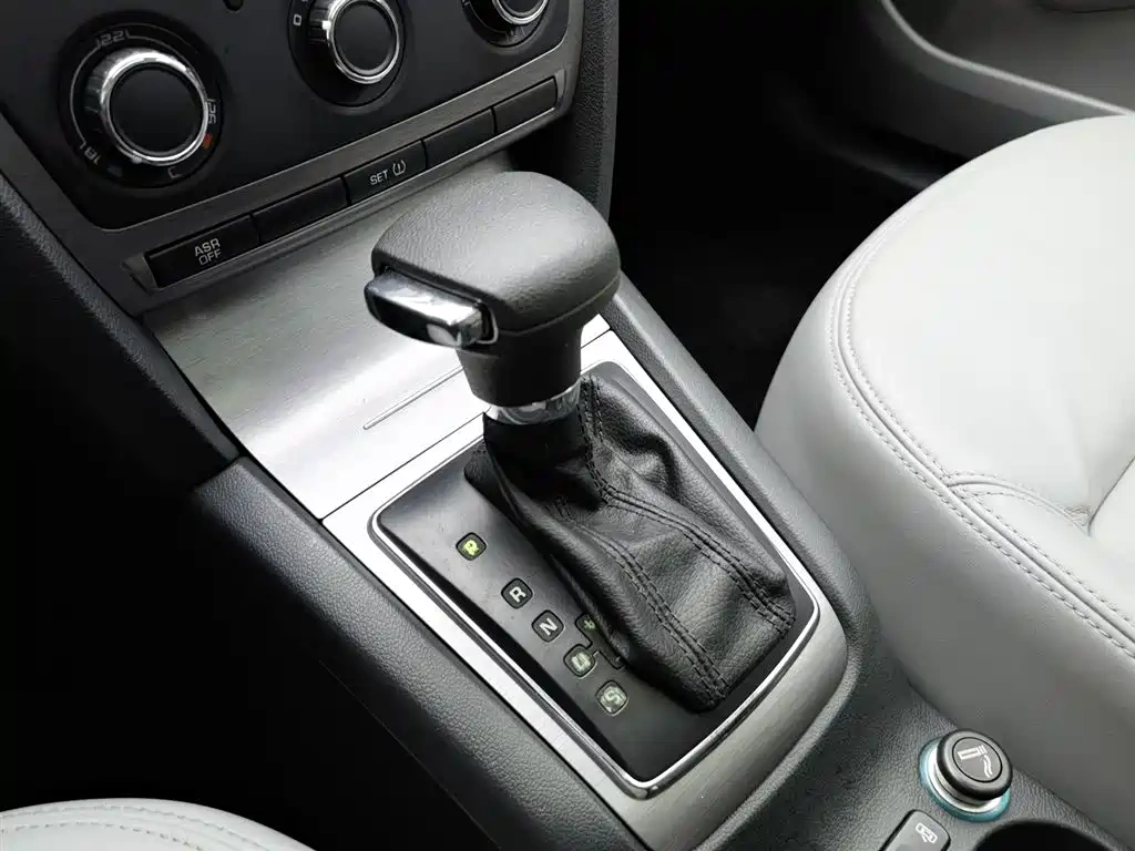 Škoda Octavia 2010 Model 2.0L Automatic Elegance Edition