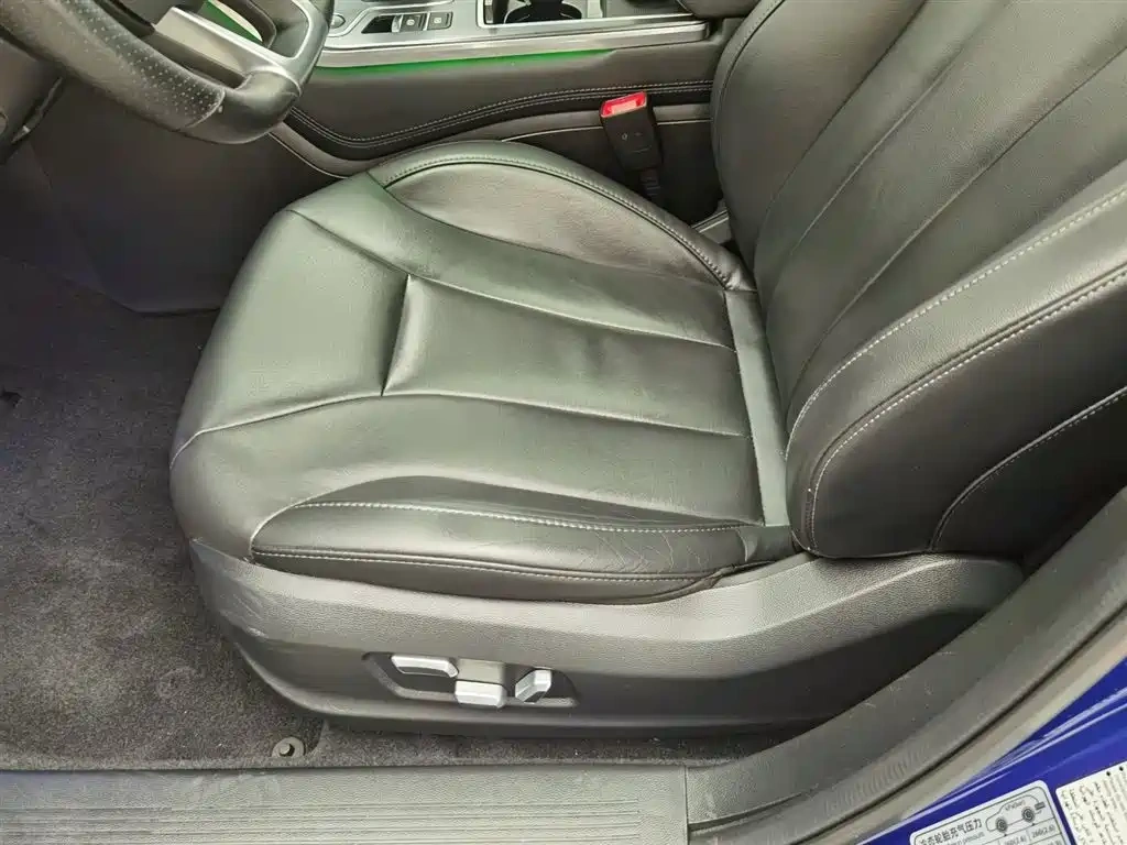Hongqi Hongqi H5 2022 Classic 1.8T Auto Smart Connect Flagship Enjoyment Edition