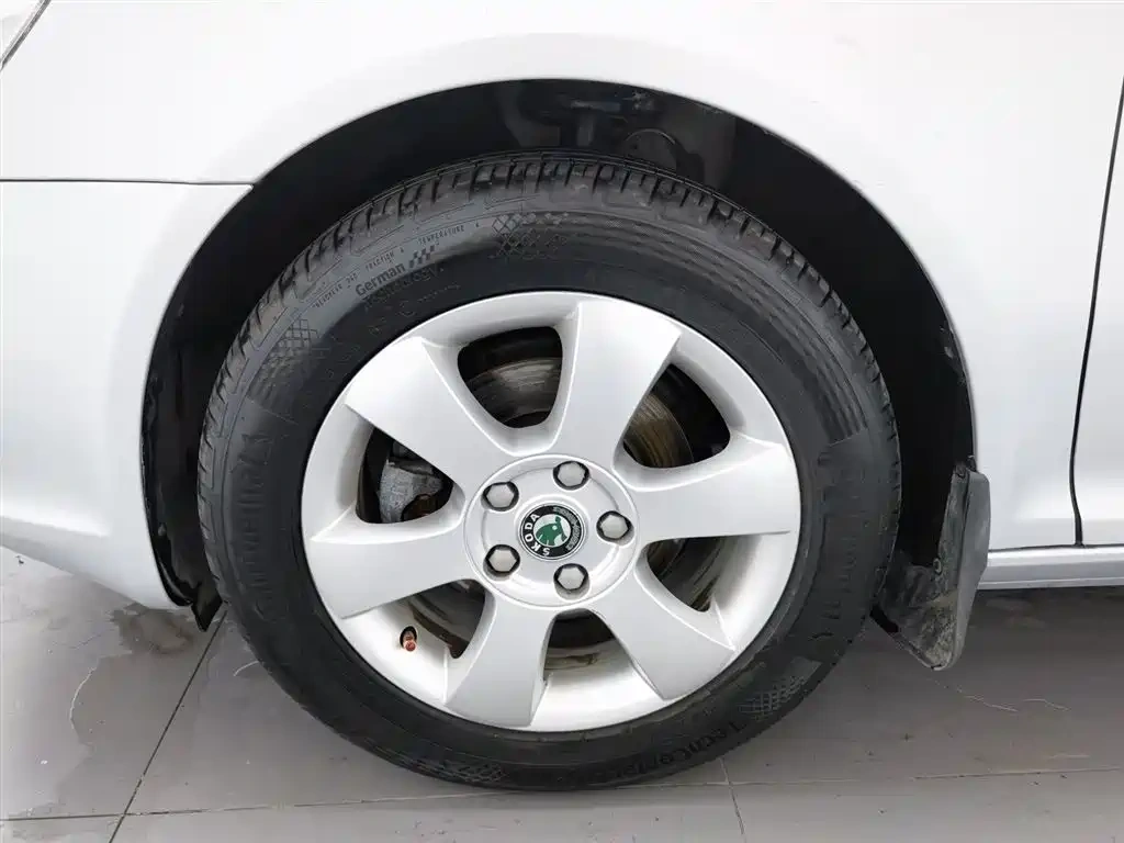 Škoda Octavia 2010 Model 2.0L Automatic Elegance Edition