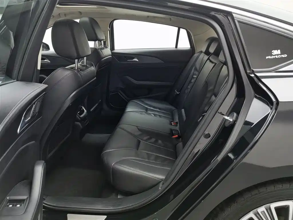 Hongqi Hongqi H5 2022 Classic Facelift 1.5T DCT Flag Rhythm Edition