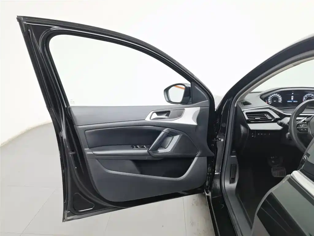 Peugeot Peugeot 408 2022 1.6T Light Chaser Edition