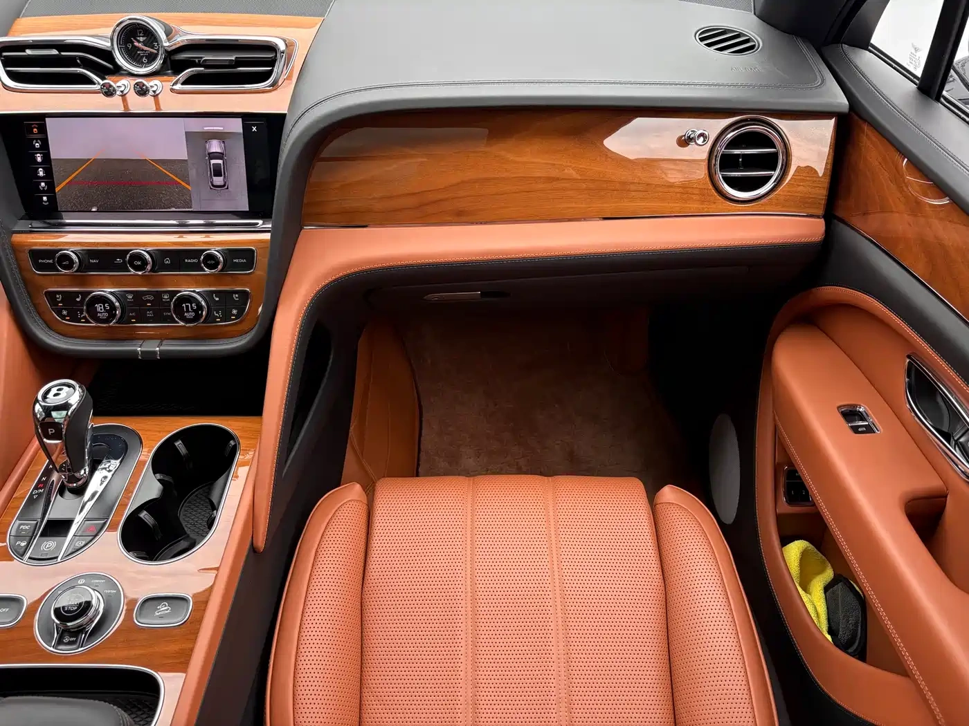 Bentley Bentayga 2023 4.0T V8 Long Wheelbase Version