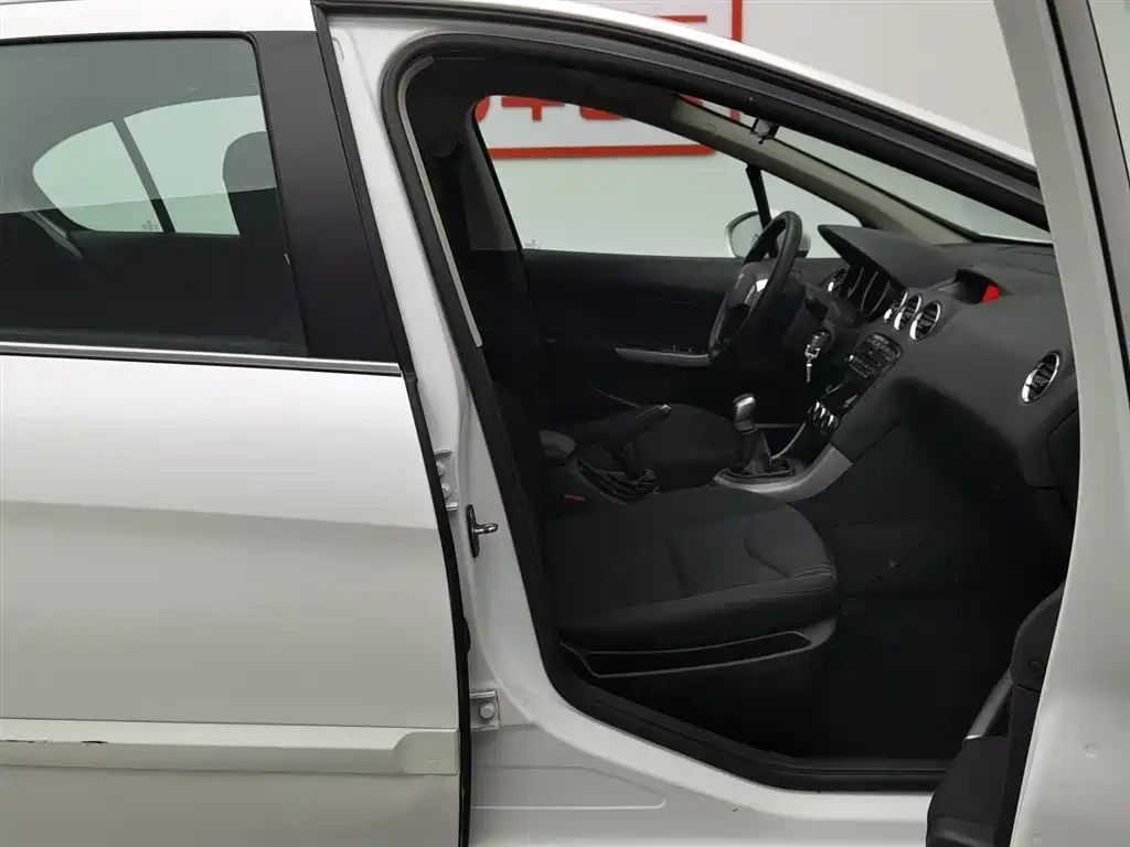 Peugeot Peugeot 408 2013 1.6L Manual Comfort Edition