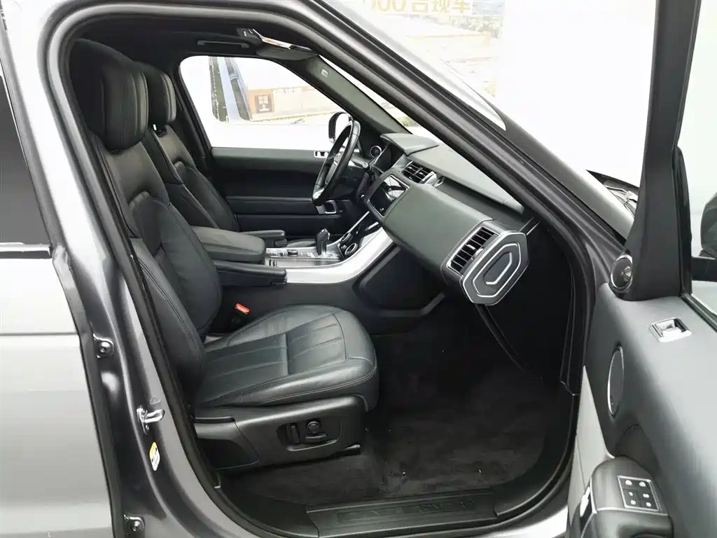 Land Rover Range Rover Sport 2021 3.0 L6 SE