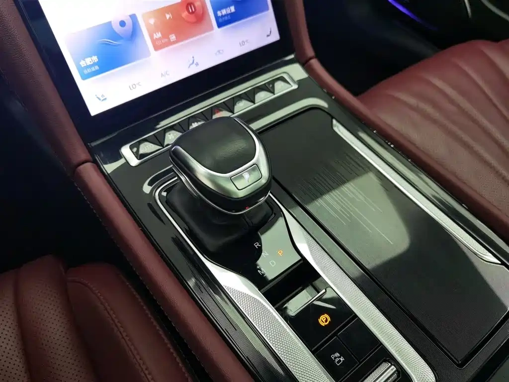 Hongqi Hongqi H5 2023 2.0T Auto Smart Connect Flag Comfort