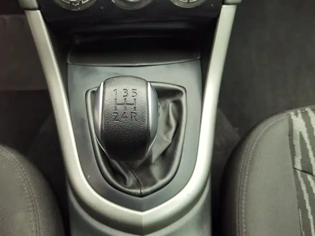 Peugeot Peugeot 408 2013 1.6L Manual Comfort Edition