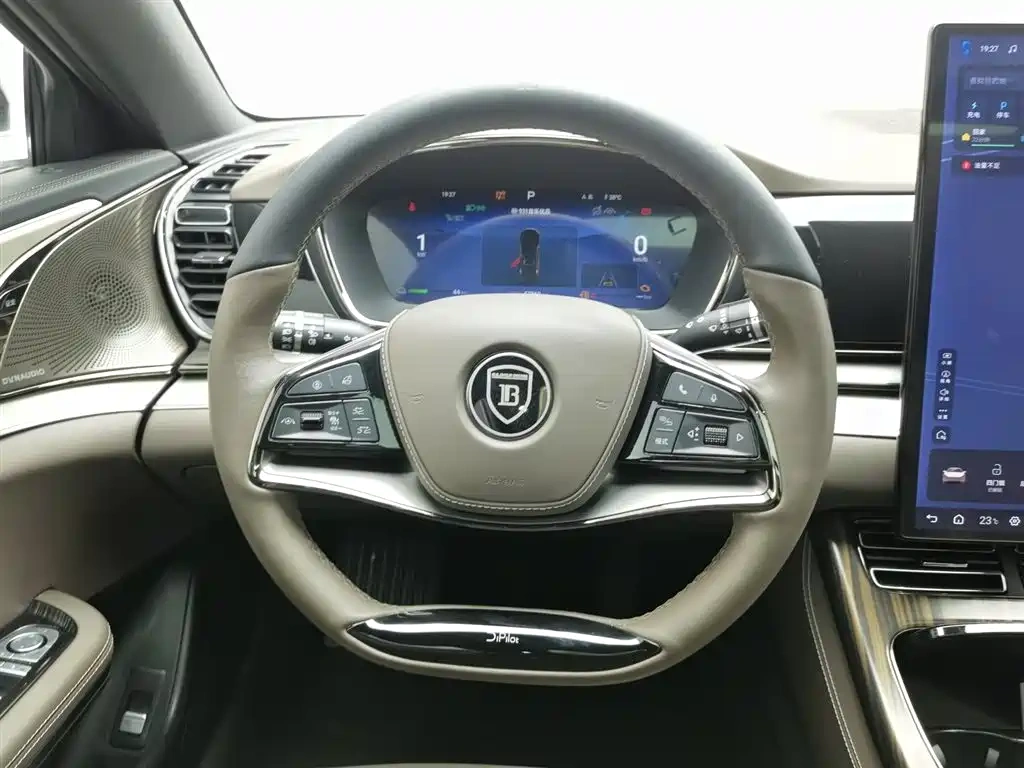 BYD Han 2024 DM-i Glory Edition 121KM Honor