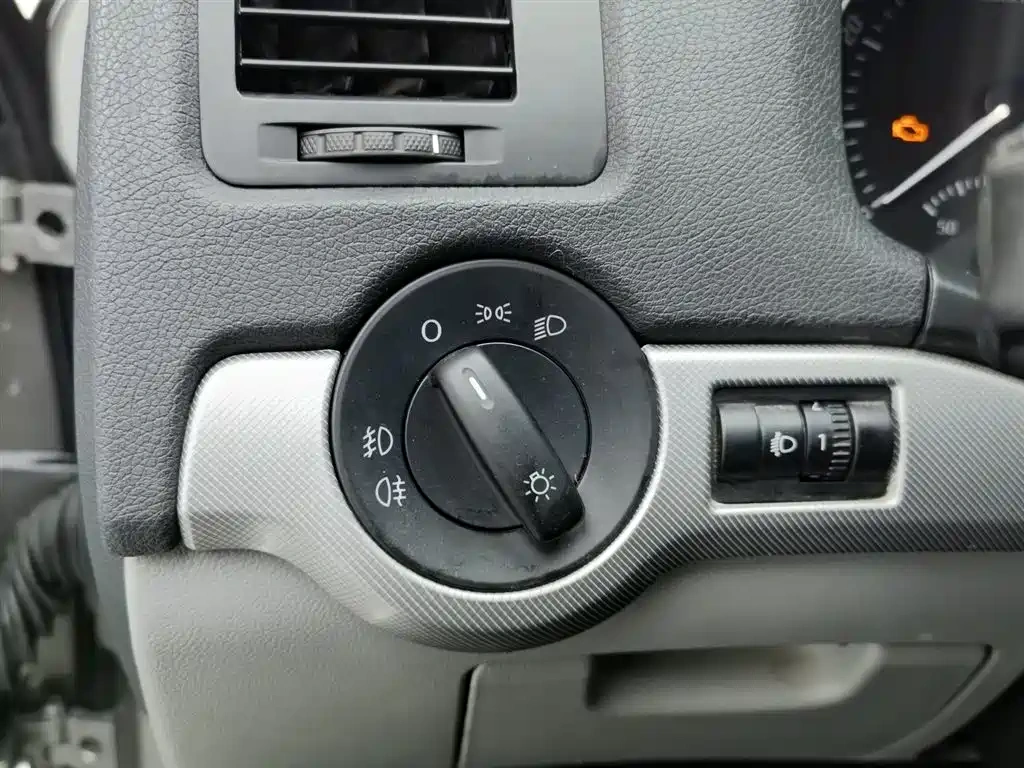 Škoda Octavia 2014 1.6L Auto Yijie Edition