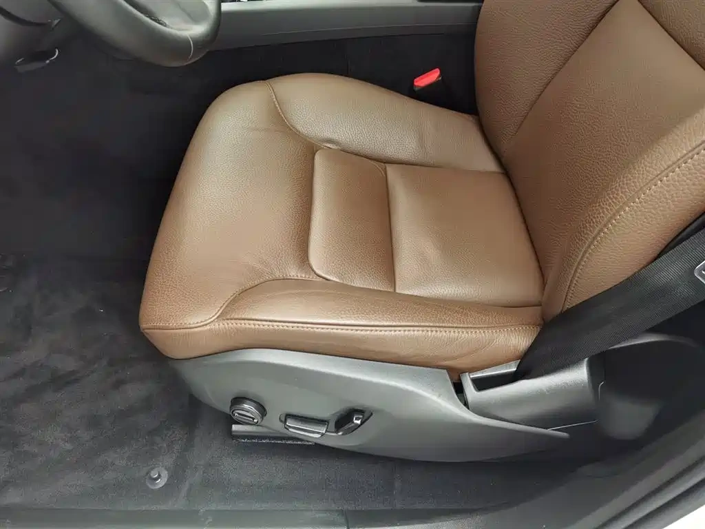 Volvo Volvo XC60 2025 B5 AWD Smart Luxury Edition