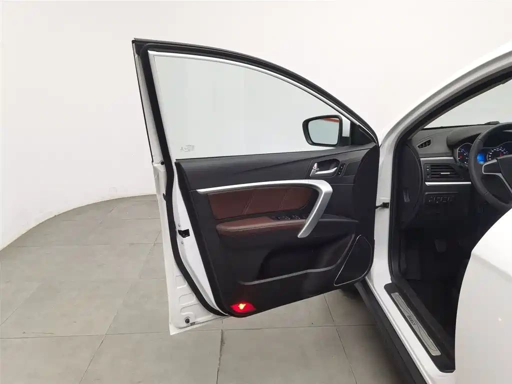 Geely Emgrand 2017 Hatchback RS Million Edition 1.5L Manual Upward Version