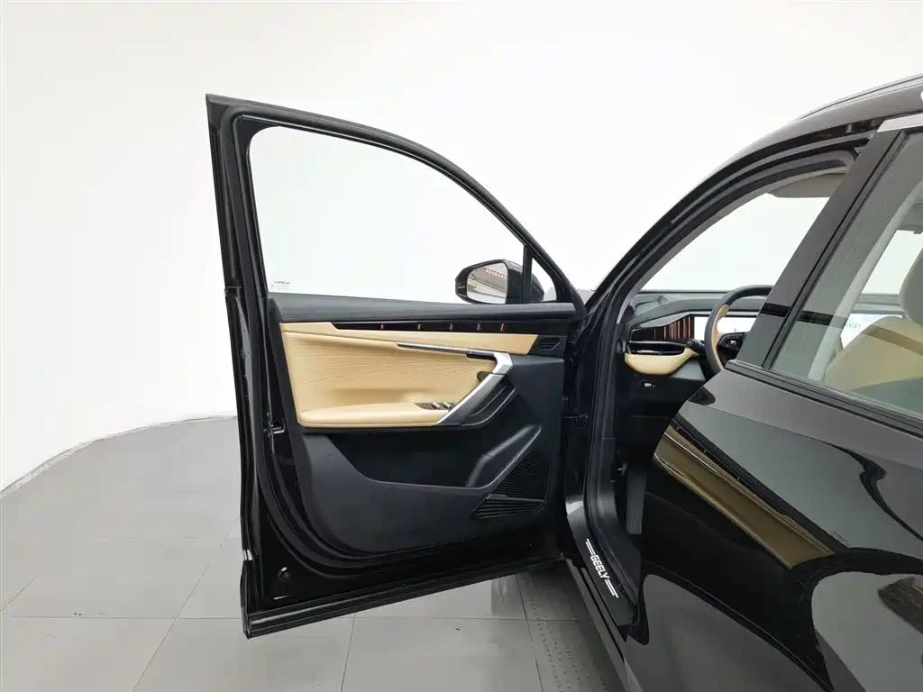 Geely Boyue L 2023 1.5TD DCT Premium