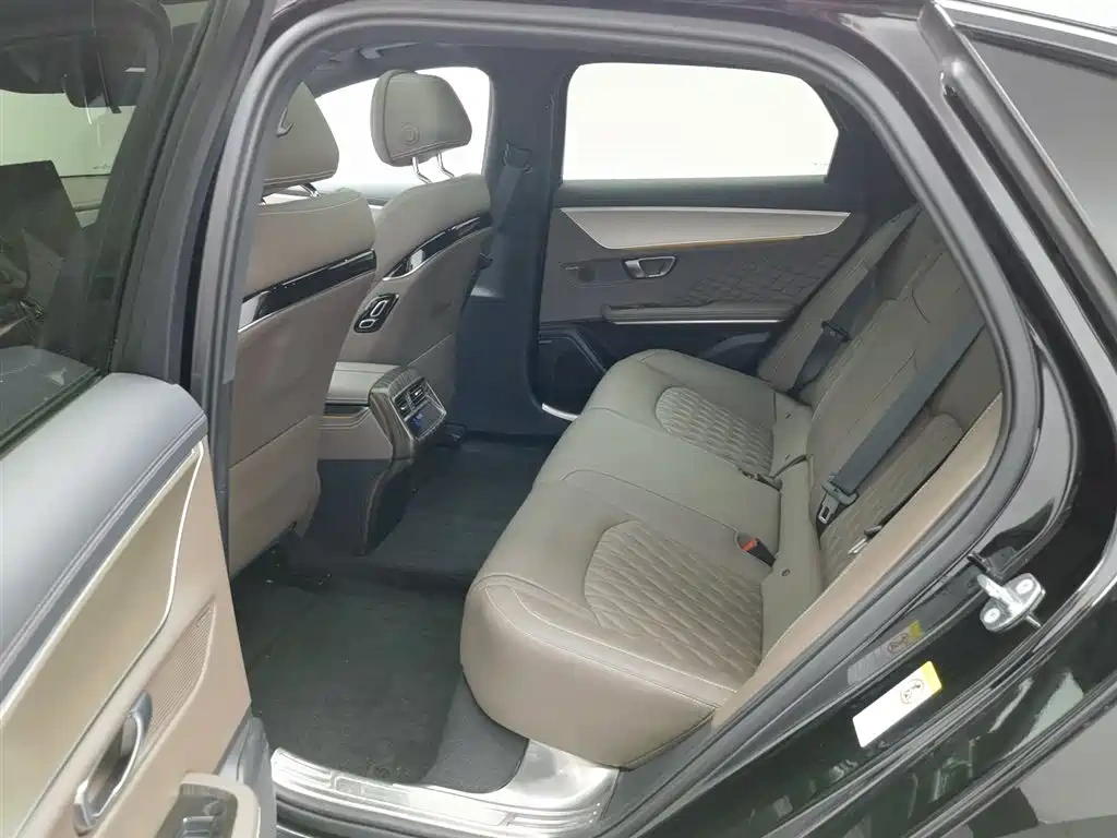 BYD Han 2024 DM-i Glory Edition 121KM Honor