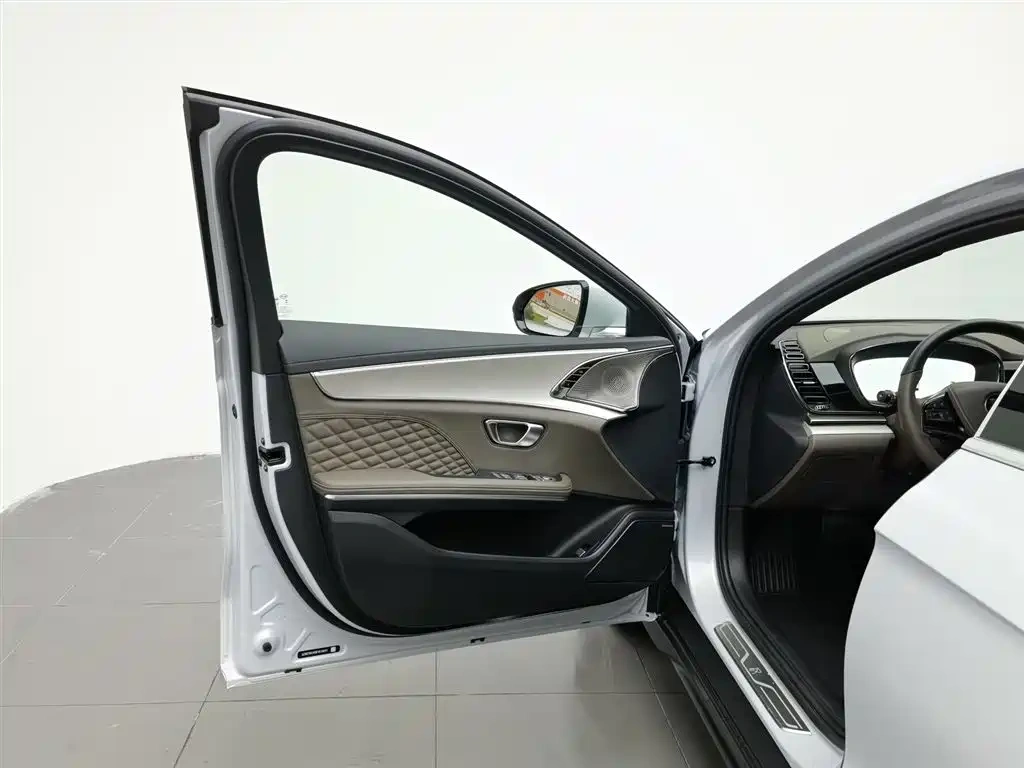 BYD Han 2024 DM-i Glory Edition 121KM Honor