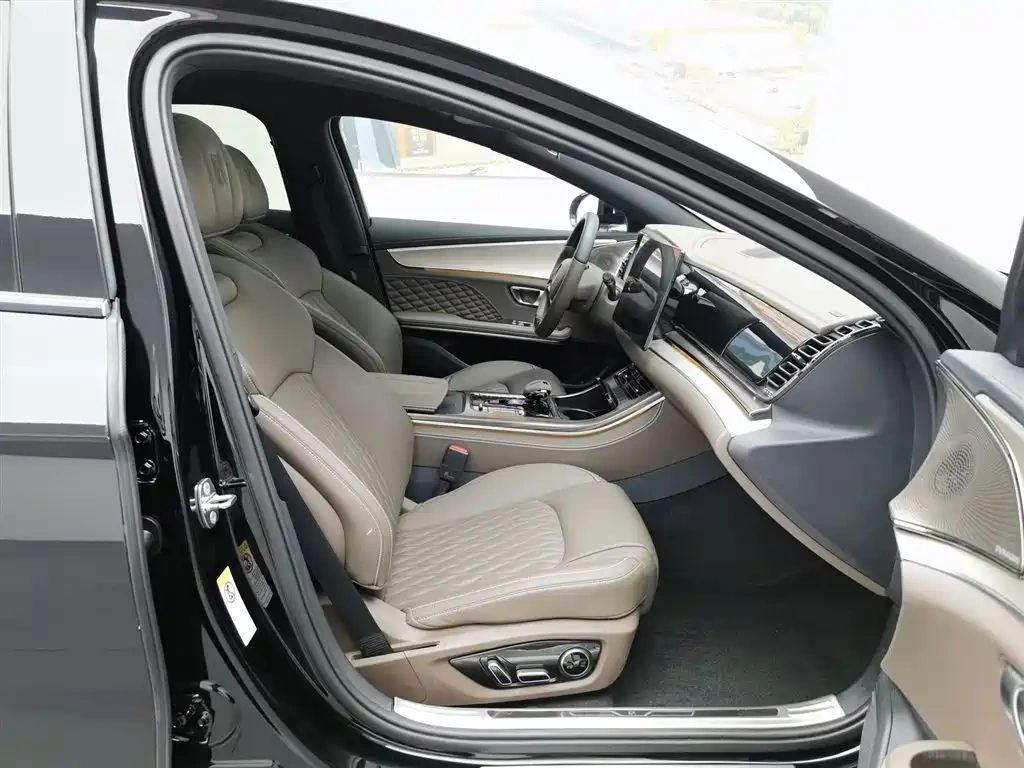 BYD Han 2024 DM-i Glory Edition 121KM Honor