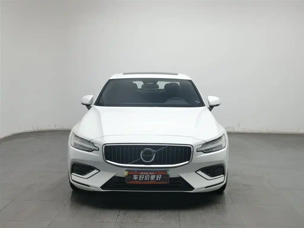 Volvo Volvo S60 2024 B4 Elegance Luxury Edition