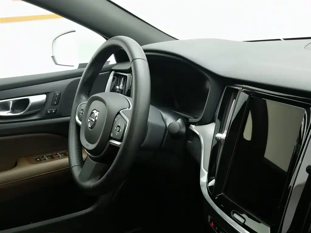 Volvo Volvo S60 2024 B4 Elegance Luxury Edition