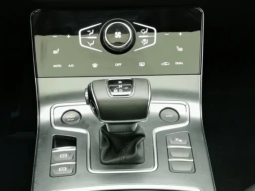 Hongqi Hongqi H5 2022 Classic Facelift 1.8T Automatic Smart Connect Flag Enjoyment Edition