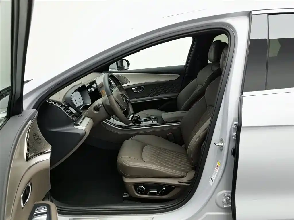 BYD Han 2024 DM-i Glory Edition 121KM Honor