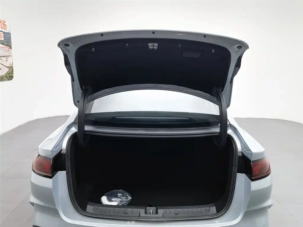 BYD Qin L 2024 DM-i 120KM Leading