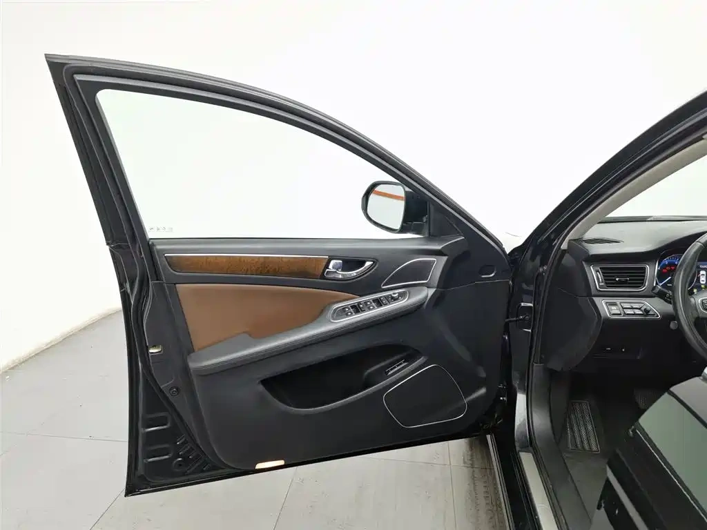 Hongqi Hongqi H7 2015 2.0T Luxury