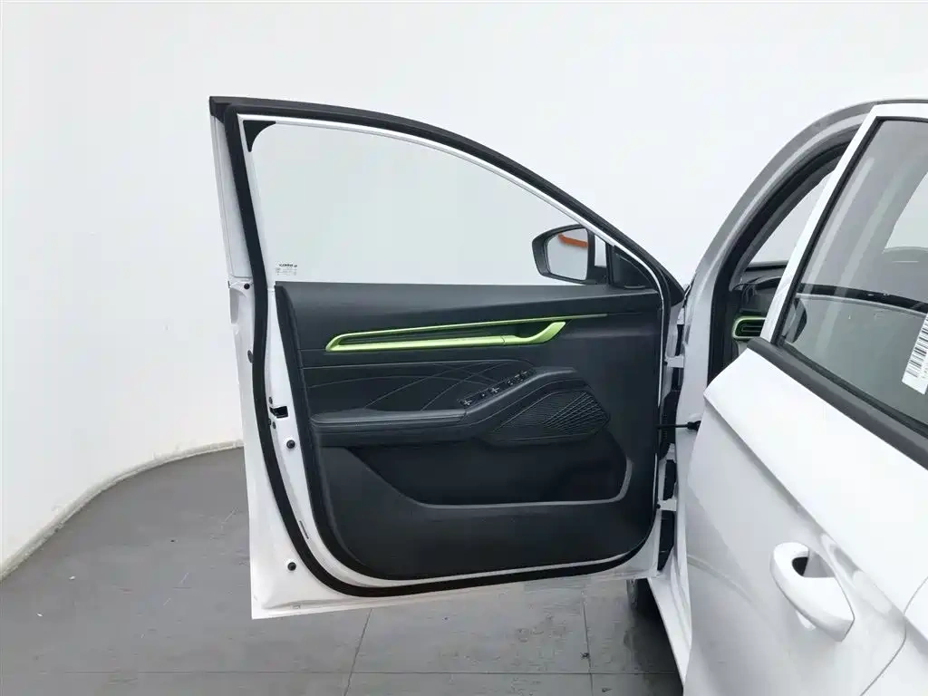 Geely Emgrand Methanol 2022 4th Gen 1.8L DHT Methanol Edition