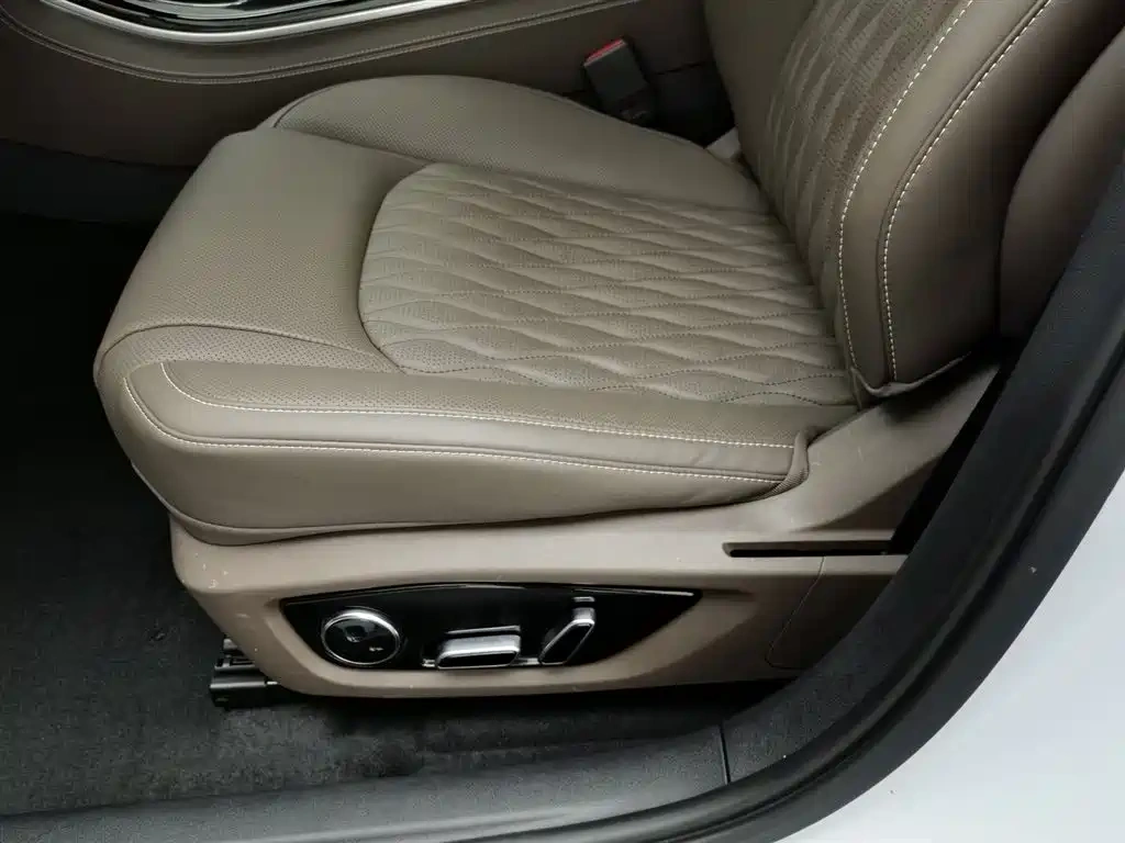 BYD Han 2024 DM-i Glory Edition 121KM Honor