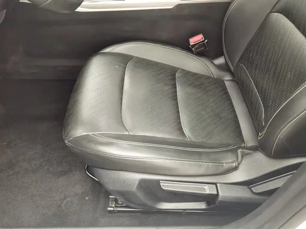 Geely Emgrand 2022 4th Generation 1.5L CVT Premium