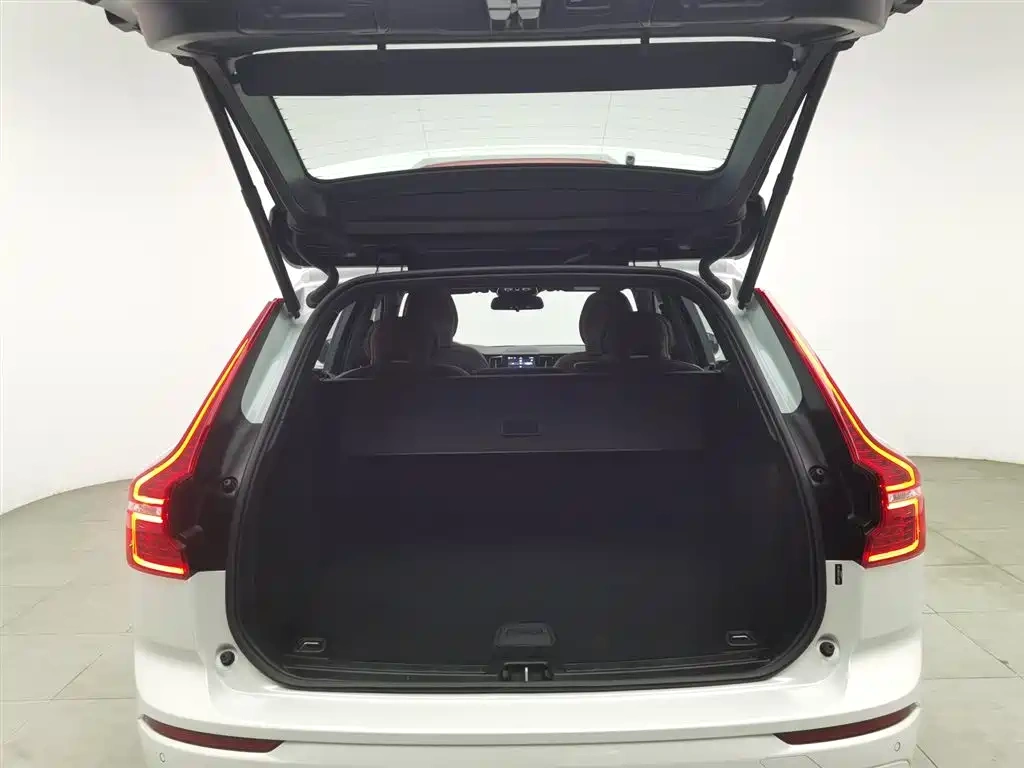 Volvo Volvo XC60 2025 B5 AWD Smart Luxury Edition