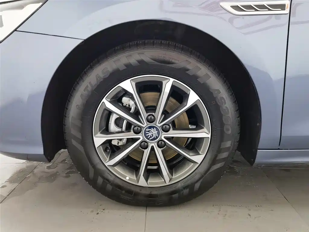 BYD Qin PLUS 2024 Glory Edition DM-i 55KM Leading