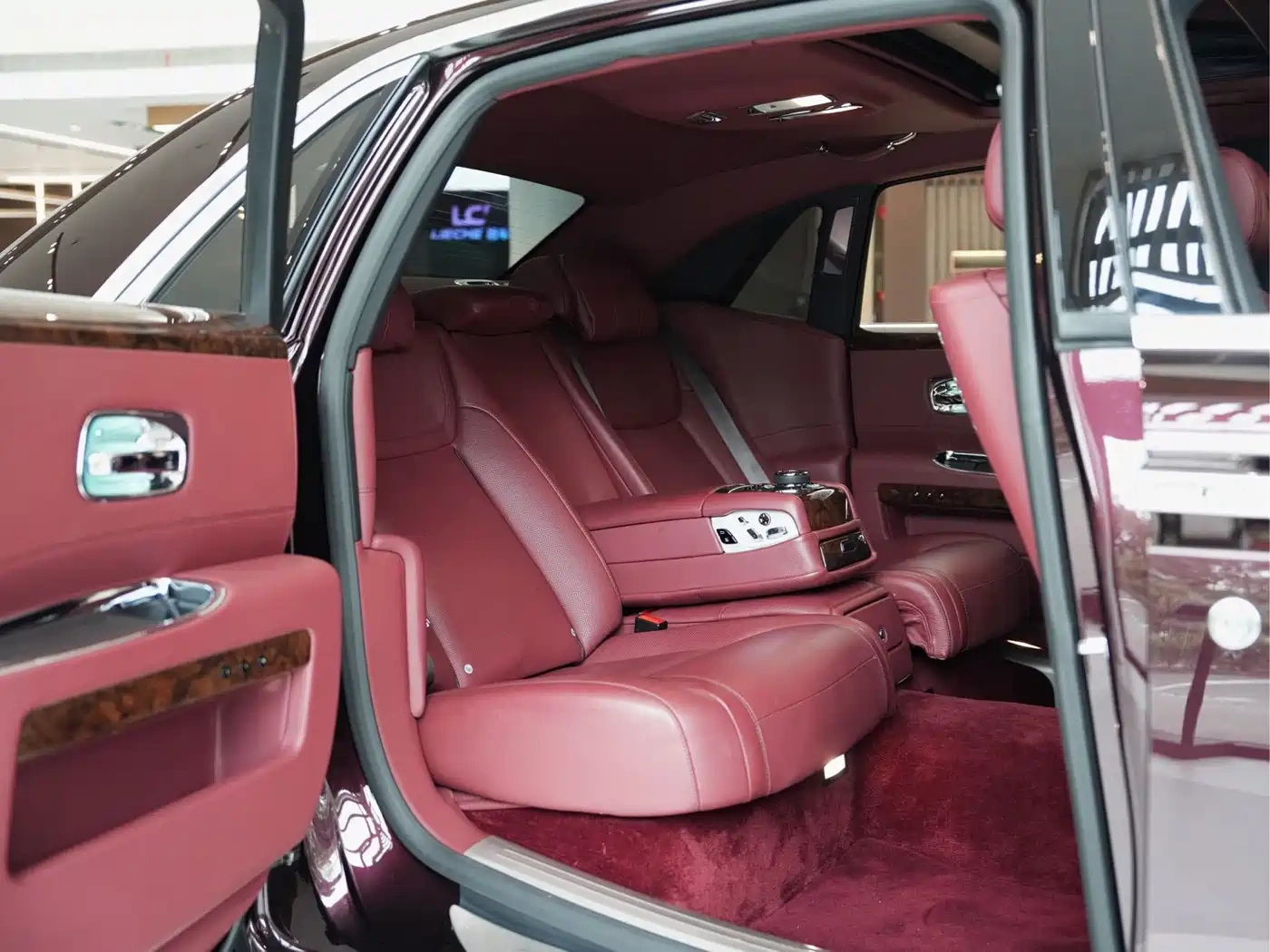 Rolls-Royce Ghost 2018 6.6T Long Wheelbase Edition