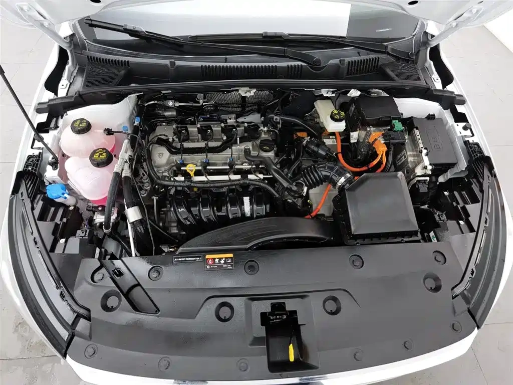 Geely Emgrand Methanol 2022 4th Gen 1.8L DHT Methanol Edition