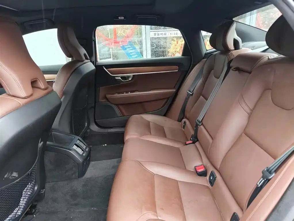 Volvo Volvo S90 2025 B5 Zhiyi Luxury Edition
