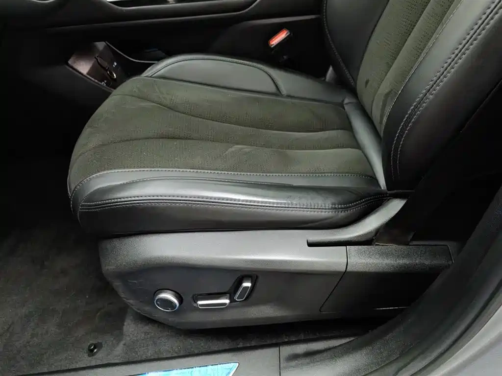 Geely Xingyue L 2024 Model 2.0TD High-Power Automatic 2WD Skyline Edition