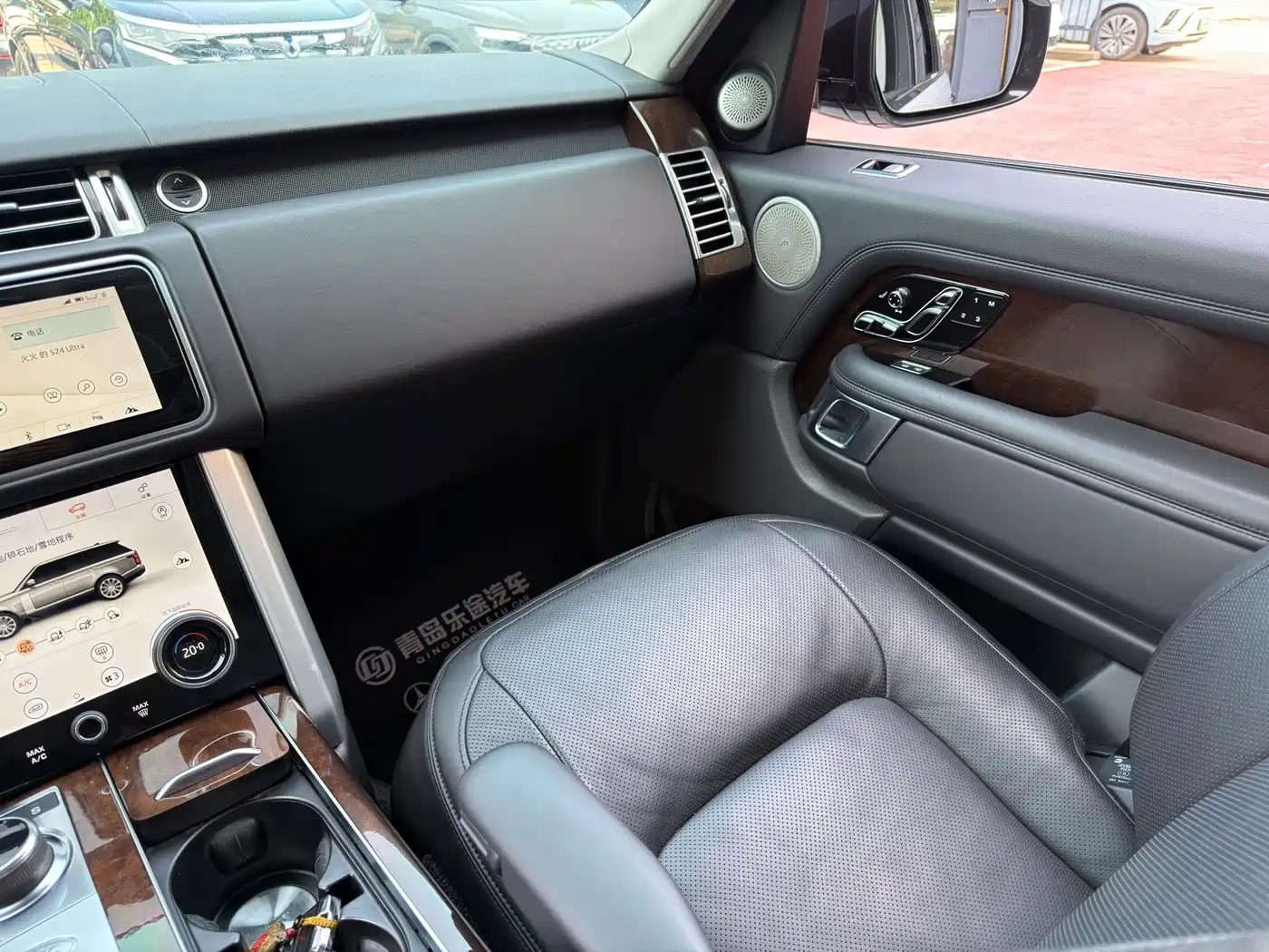 Land Rover Range Rover 2021 3.0 L6 Heritage Extended Classic Edition