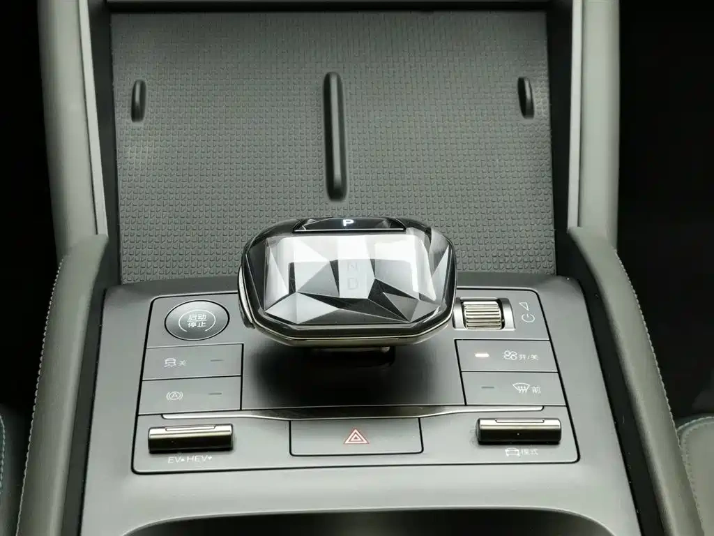 BYD Qin L 2024 DM-i 120KM Leading