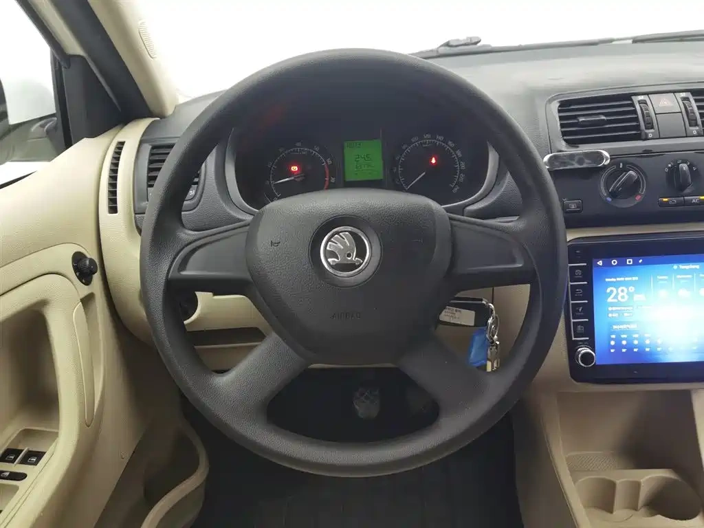 Škoda Fabia 2012 1.4L Manual Crystal Edition