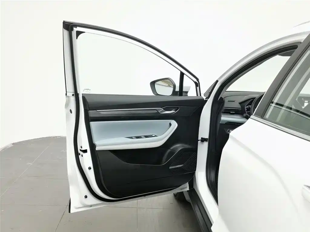 Geely Emgrand S 2022 1.4T CVT Crossover Player