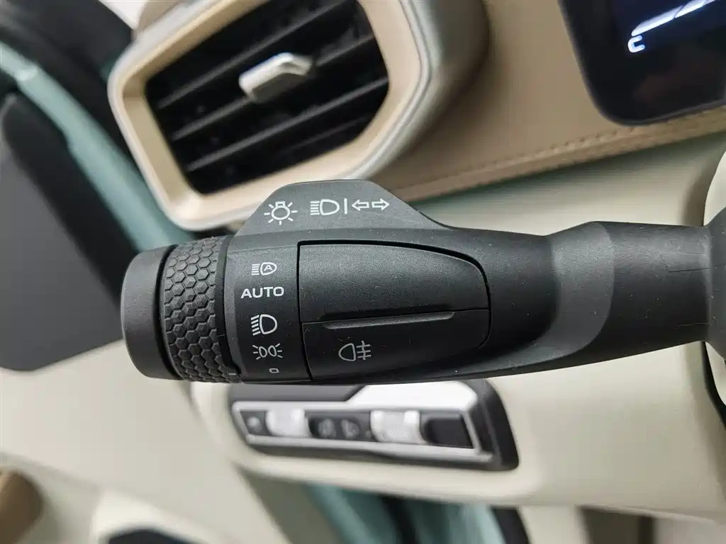 Geely Geely ICON 2022 1.5TD Azure Limited Edition