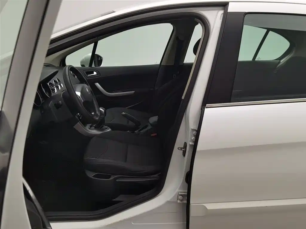 Peugeot Peugeot 408 2013 1.6L Manual Comfort Edition