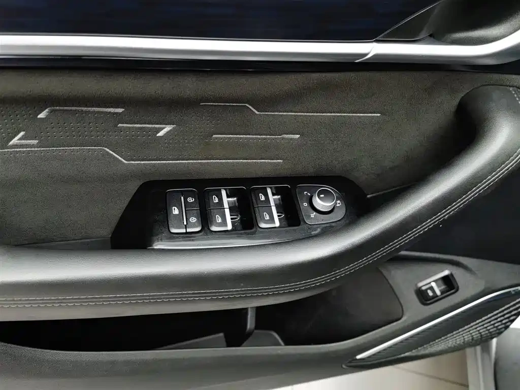 Geely Xingyue L 2024 Model 2.0TD High-Power Automatic 2WD Skyline Edition