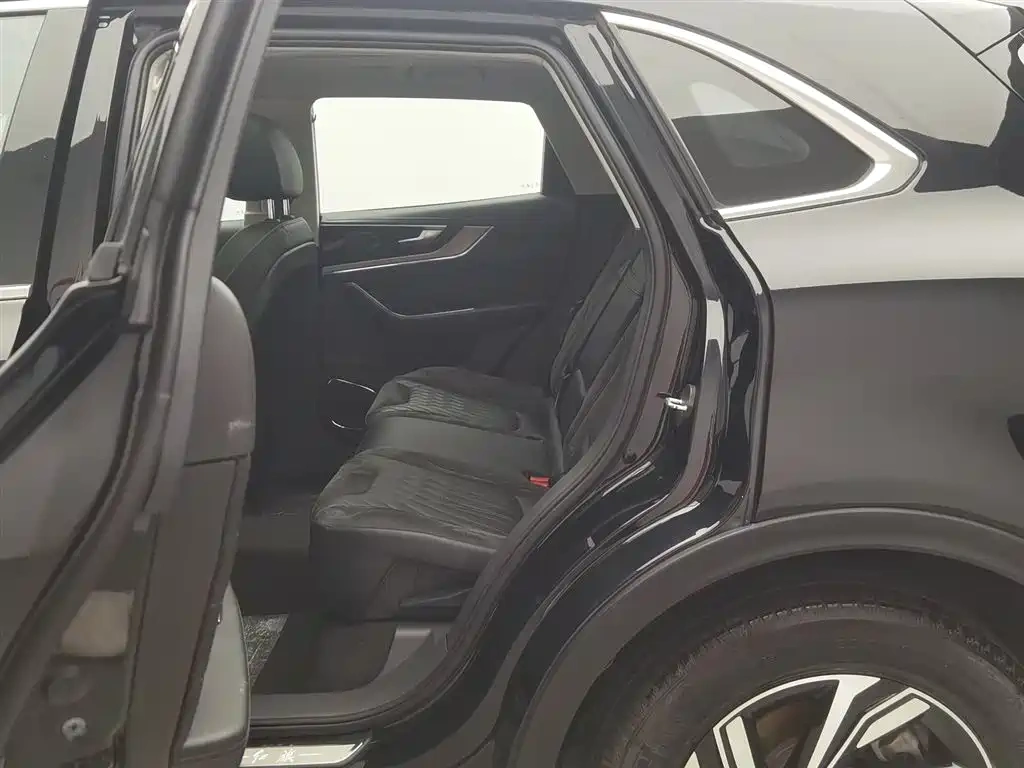 Hongqi Hongqi HS5 2022 Facelift 2.0T Smart Flag Enjoyment Edition