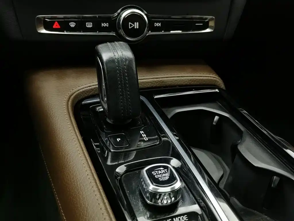 Volvo Volvo S90 Plug-in Hybrid 2020 Model T8 E-Drive Hybrid Intelligent Luxury Edition