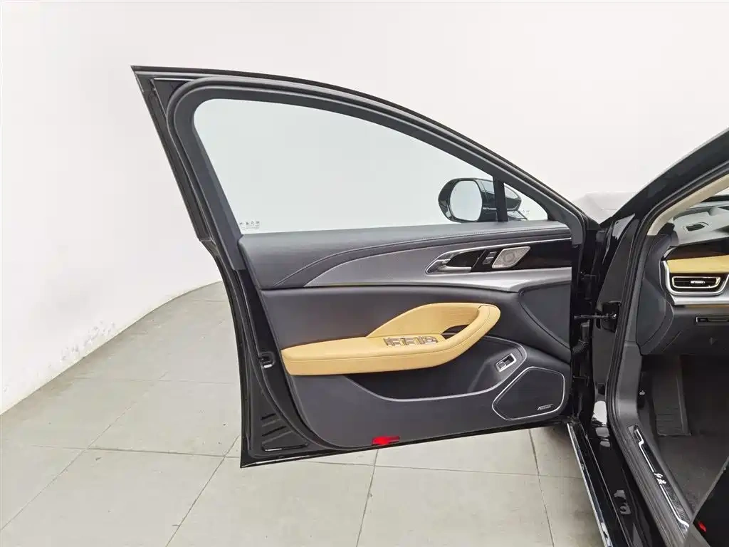 Hongqi Hongqi H5 2023 2.0T Auto Smart Connect Flagship