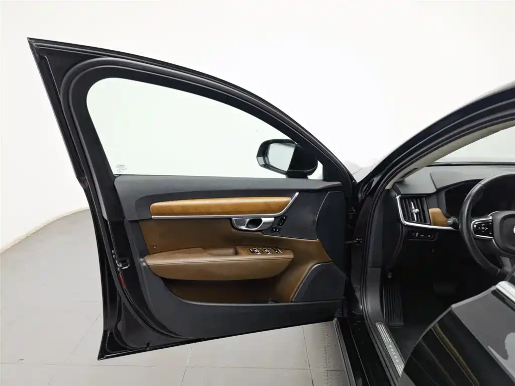 Volvo Volvo S90 Plug-in Hybrid 2020 Model T8 E-Drive Hybrid Intelligent Luxury Edition