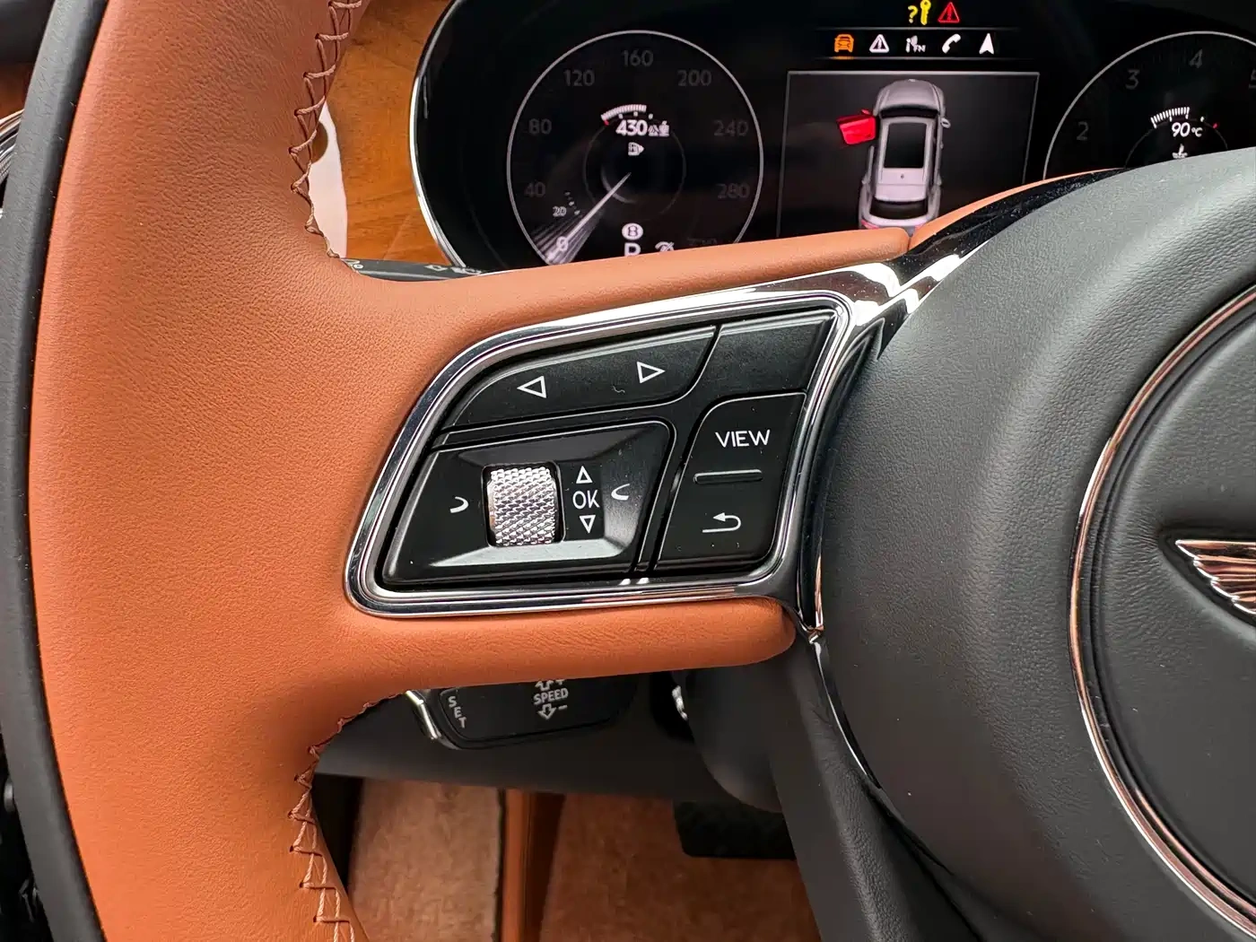 Bentley Bentayga 2023 4.0T V8 Long Wheelbase Version